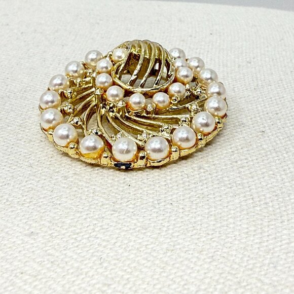 Vintage Swirl Brooch Mid-Century Gold-Tone Imitation Pearl Pin Retro MCM Classic - Picture 2 of 8